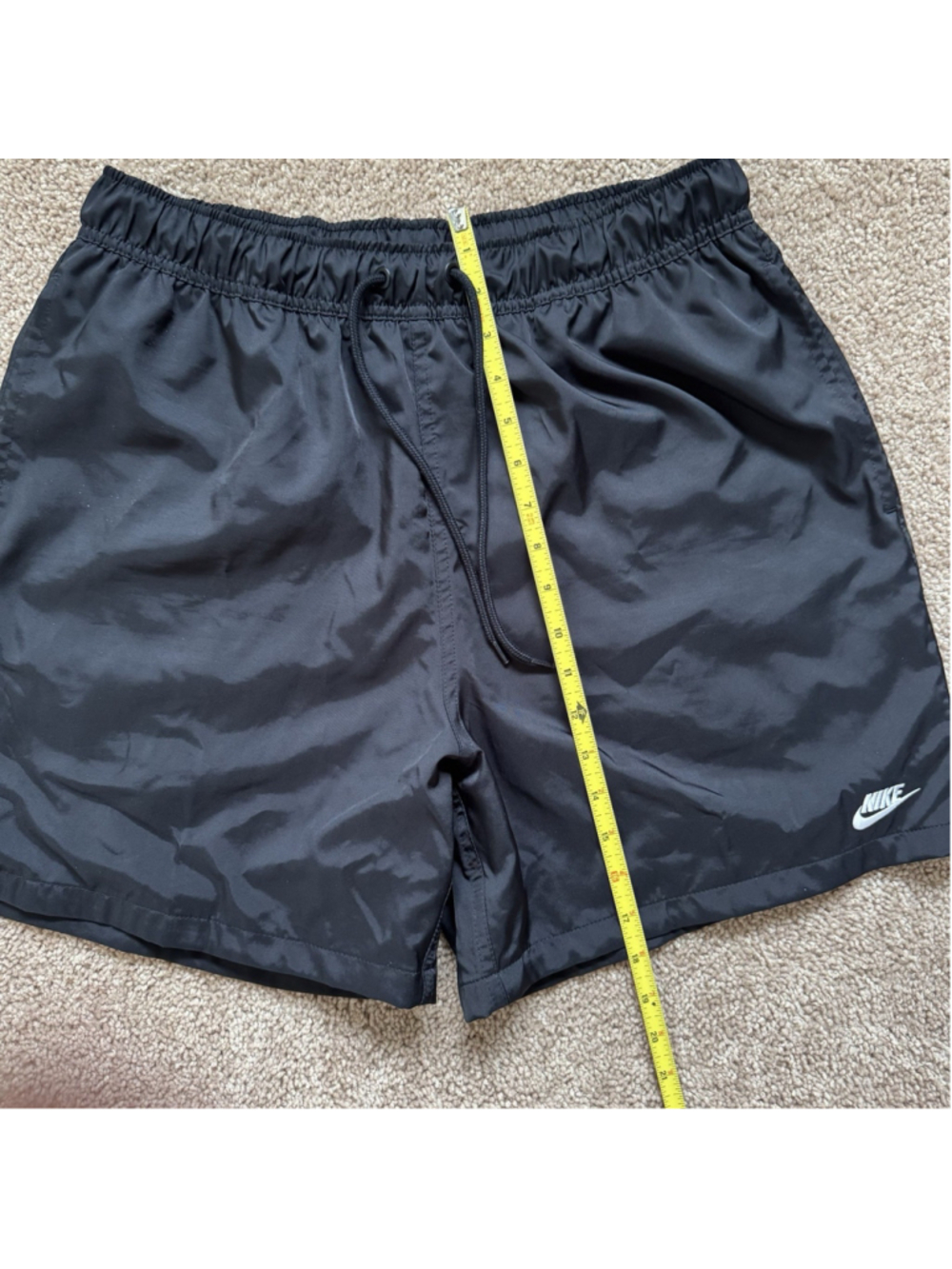 Nike Men's Black Shorts Size M Solid Drawstring Elastic Waist Mesh Lined - Picture 3 of 4